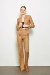 Cropped Tailored Blazer With Sharp Shoulders And Structured Hourglass Fit